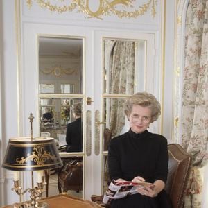L’intérieur reflète sa passion pour la lecture, avec des piles de livres partout et un bureau toujours actif. 

Archives - En France, à Paris, rendez-vous avec Marie-Christine BARRAULT à l'Hotel Plaza. Le 18 novembre 1993
© Bruno Schneider via Bestimage