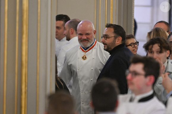 Philippe Etchebest, chef français et animateur TV, au palais de l’Élysée avant que le président français, Emmanuel Macron, n’accueille la traditionnelle cérémonie de la galette des rois au Palais de l’Élysée, en présence des représentants des artisans boulangers et pâtissiers, des Meilleurs Ouvriers de France et des Meilleurs Apprentis de France, ainsi que des lauréats des prix Rabelais pour les jeunes talents gastronomiques, le 6 janvier 2025. © Tomas Stevens/Pool/Bestimage