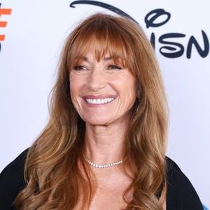 Ses liens avec les générations plus jeunes participent également à son ouverture d'esprit.
Century City, Californie, États-Unis : Jane Seymour assiste au 33e gala annuel « Race to Erase MS », organisé au Fairmont Century City Plaza Hotel.
Backgrid USA / Bestimage
