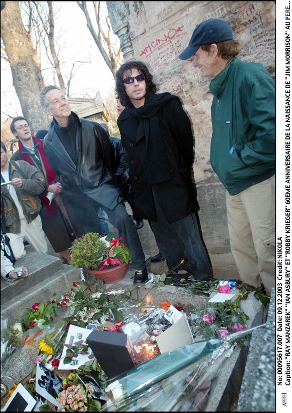 Ray Manzarek, Ian Asbury" et Robby Krieger : 60eme anniversaire de la naissance de Jim Morrison à Paris en 2003. ©Bestimage