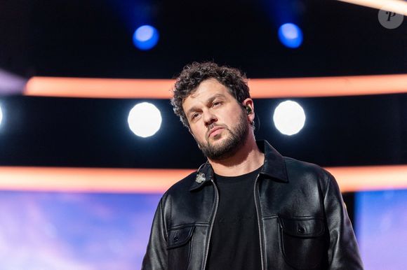 Claudio Capeo lors du Téléthon 2024, à Saint Denis, près de Paris, France, le 30 novembre 2024. Le Téléthon est un marathon télévisuel de trente heures diffusé sur les chaînes de France Télévisions. En France, le Téléthon est une manifestation caritative organisée depuis 1987 par l'Association française contre les myopathies (AFM) pour financer la recherche sur les maladies génétiques neuromusculaires, ainsi que sur d'autres maladies génétiques rares. Photo par Alexis Jumeau/ABACAPRESS.COM