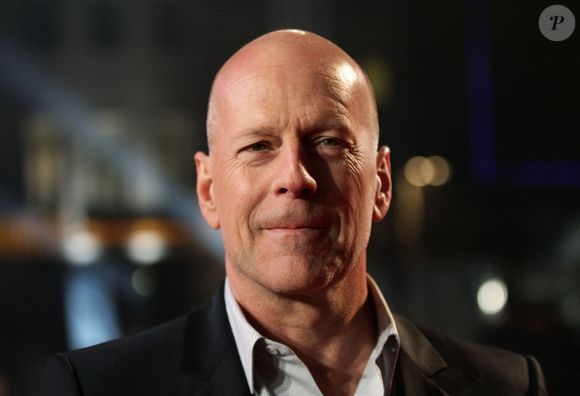 Photo d'archives du  7 février 2013 de Bruce Willis, qui a fêté son 68e anniversaire entouré de sa famille, un mois après l'annonce d'un diagnostic de démence frontotemporale © Yui Mok/PA Wire