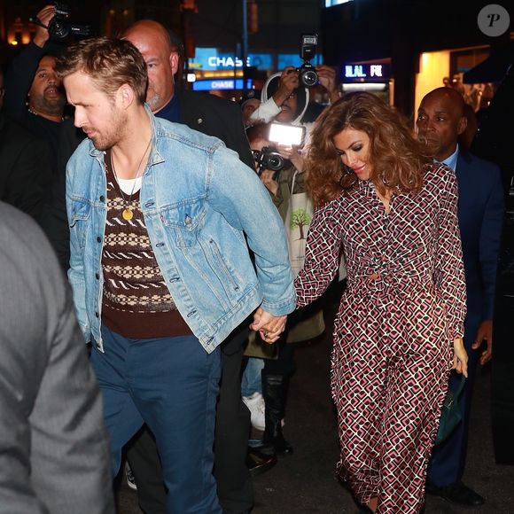 Ryan Gosling et sa compagne Eva Mendes arrivent au Tao à New York le 30 septembre 2017.
Backgrid USA