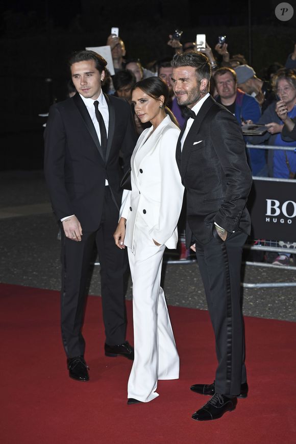 Brooklyn Beckham, Victoria Beckham et David Beckham - Soirée "GQ Men of the Year" Awards à Londres le 3 septembre 2019. (AGENCE / BESTIMAGE).