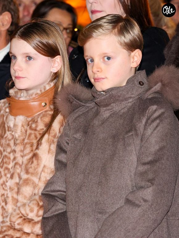 La princesse Gabriella de Monaco et le prince Jacques de Monaco au marché de Noël sur le port Hercule à Monaco, le 5 décembre 2025. 

Claudia Albuquerque / Bestimage