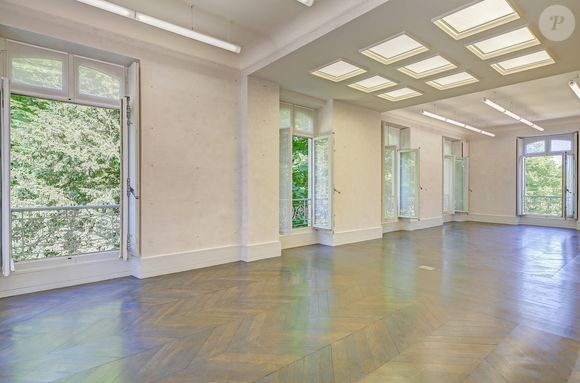 Exclusif - Située à Louveciennes, aux portes de Paris, sur le chemin des impressionnistes, cette belle demeure bourgeoise néo-classique, a été construite au milieu du XIXème siècle, appelée le "Domaine de Voisins", et ayant eu comme illustre propriétaire, Karl Lagerfeld. © Marc Ausset-Lacroix / Bestimage