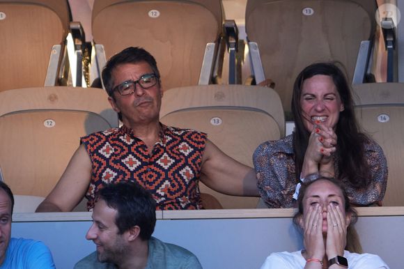 Ariel Wizman et sa compagne Osnath Assayag dans les tribunes lors des Internationaux de France de Tennis de Roland Garros 2023. Paris, le 7 juin 2023. © Jacovides-Moreau / Bestimage