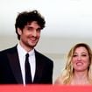Oumy, la fille de Louis Garrel et Valeria Bruni-Tedeschi, s'éclate avec son père à Los Angeles : sa grand-mère renommée le prouve
