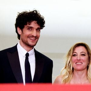 Belle balade pour la fille de Louis Garrel et Valeria Bruni Tedeschi

Louis Garrel, Valeria Bruni Tedeschi - Descente des marches du film "Les Amandiers (Forever Young)" lors du 75ème Festival International du Film de Cannes /
© Dominique Jacovides / Bestimage