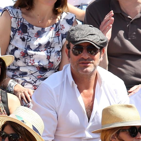 Jean Dujardin, son fils (Simon) et sa compagne Nathalie Péchalat - Des personnalités dans les tribunes lors de la finale des Internationaux de tennis de Roland-Garros à Paris, le 7 juin 2015.
MERCI DE FLOUTER LA TÊTE DES ENFANTS AVANT PUBLICATION