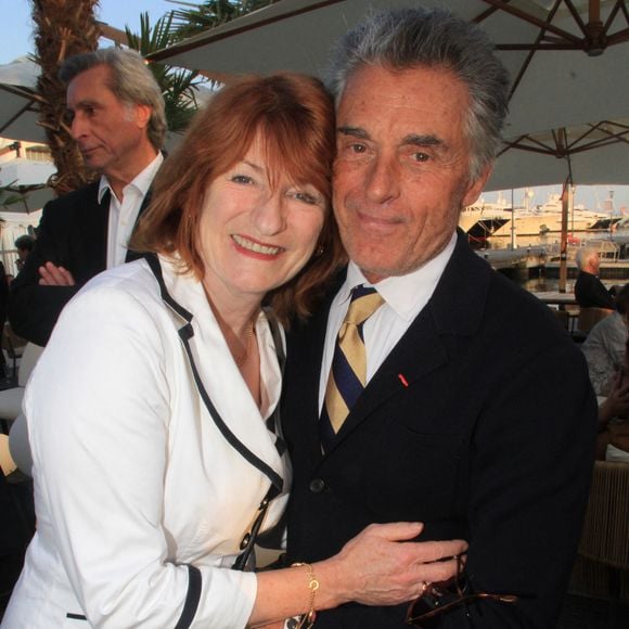 Muriel Mayette-Holtz a eu le malheur de perdre le fils de 5 ans qu’elle avait eu avec lui

Exclusif - Muriel Mayette-Holtz et son mari Gérard Holtz - Remise du 27ème Prix François Chalais à la maison France télévision x Brut lors du 76ème Festival International du Film de Cannes, France le 26 Mai 2023. BALDINI / BESTIMAGE