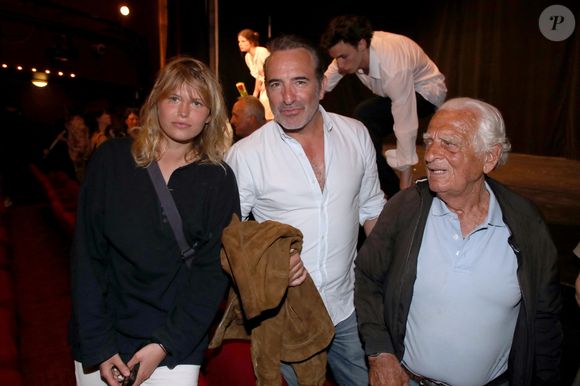 Exclusif - Julia de Nunez, Jean Dujardin, nouveau Parrain de "l'Entrée des Artistes" (il succède à J.P. Belmondo) et Alain Belmondo - Audition de la Promotion 2023 de l’École « L’Entrée des Artistes » d’Olivier Belmondo au Théâtre des Mathurins à Paris le 05 Juin 2023. 

© Bertrand Rindoff / Bestimage