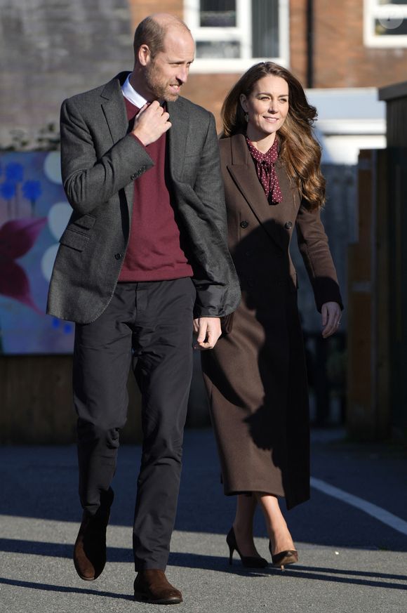 Le prince William, prince de Galles, et Catherine (Kate) Middleton, princesse de Galles, visitent le centre communautaire de Southport pour rencontrer les familles des personnes prises dans l'attaque au couteau de Southport plus tôt cette année, à Southport, Merseyside, Royaume-Uni, le 10 octobre 2024. © Danny Lawson/WPA-Pool/Bestimage