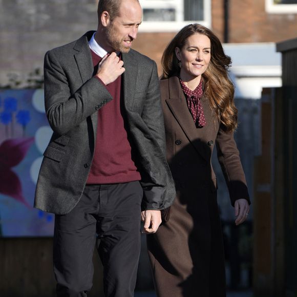 Le prince William, prince de Galles, et Catherine (Kate) Middleton, princesse de Galles, visitent le centre communautaire de Southport pour rencontrer les familles des personnes prises dans l'attaque au couteau de Southport plus tôt cette année, à Southport, Merseyside, Royaume-Uni, le 10 octobre 2024. © Danny Lawson/WPA-Pool/Bestimage