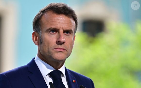 Emmanuel Macron, Friedrich Merz, Keir Starmer, Donald Tusk et Voloydmyr Zelensky donnent une conférence de presse à l'issue de la Coalition des Volontaires à Kiev, le 10 mai 2025.
© Christian Liewig / Bestimage