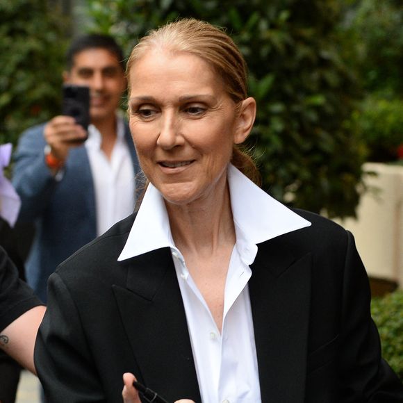 "C'est une journée remplie d'amour, de souvenirs et de gratitude pour (...) vous tous qui me soutenez depuis tant d'années".

Céline Dion quitte le Royal Monceau pour préparer la cérémonie d’ouverture des Jeux Olympiques (JO 2024) à Paris, le 23 juillet 2024.

Photo : Agence / Bestimage