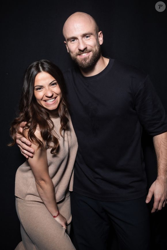 Exclusif - Denitsa Ikonomova, François Alu en backstage de l'enregistrement de l'émission "La Boîte à secrets", présentée par F.Bollaert et diffusée le 9 janvier 2026 sur France 3, dans les studios du Lendit à Saint-Denis, France, le 2 décembre 2025. © Cyril Moreau/Bestimage