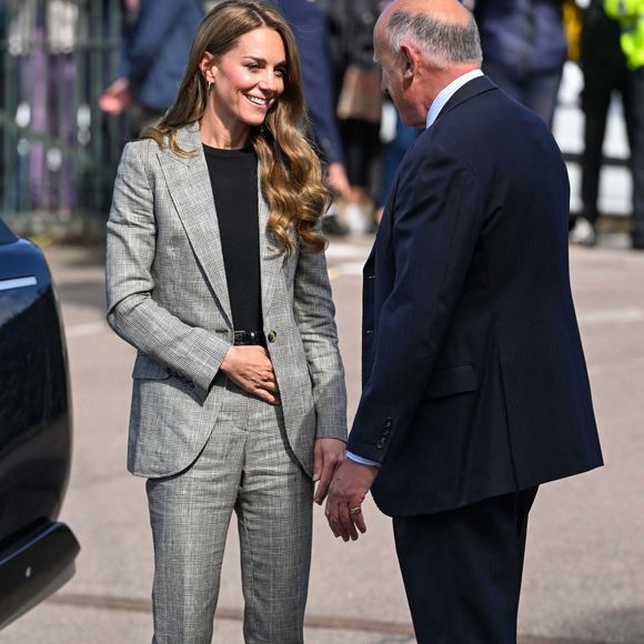 La Princesse de Galles, Kate Middleton, en visite à Marina Mill à Cuxton dans le Kent, une entreprise familiale britannique spécialisée dans la conception à la main et la sérigraphie de tissus d'ameublement, septembre 2025 @Backgrid UK/ Bestimage