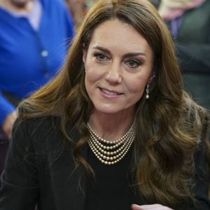 Kate Middleton assiste à une cérémonie de commémoration des 80 ans de la libération du camp de concentration d'Auschwitz-Birkenau au Guildhall à Londres, le 26 janvier 2025.

Photo : Julien Burton / Bestimage