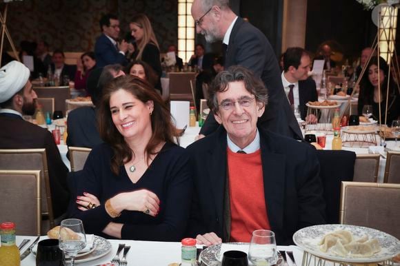 Luc Ferry et sa femme Marie-Caroline lors de la grande soirée de l’Iftar de la Paix, organisée par l’Imam Chalgoumi à l’Hotel Le Collectionneur à Paris le 25 mars 2024. © Jacques Tribeca / Bestimage