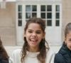 Après avoir déjà participé à une comédie musicale, l'adolescente va désormais tenter sa chance dans "The Voice Kids", dont la saison 12 débute ce samedi 22 août sur TF1.

Lila Debbouze (en blanc), la fille de Mélissa Theuriau et Jamel Debbouze, fait une première apparition remarquée à la télévision dans le documentaire Le Temps des femmes, diffusé sur France 2 et produit par sa mère, accompagnée de Noor (gauche) et Dune (Droite).

© Capture TV France 2 via Bestimage