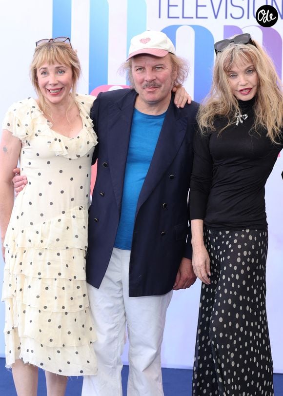 Philippe Katerine, Julie Depardieu, Arielle Dombasle - Photocall de 'Les derniers jours de Charles Baudelaire' lors de la 65eme édition du Festival TV De Monte Carlo le 14 Juin 2026 © Denis Guignebourg /Bestimage