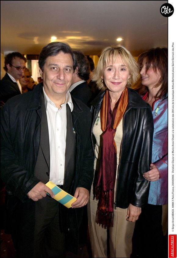 Christian Clavier et Marie-Anne Chazel lors de la célébration des 200 ans de la boutique Arthus-Bertrand, place Saint-Germain-des-Prés. Paris, France, 24/04/2003. Crédit Serge Arnal/Abaca