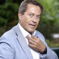 Georges Fenech, célibataire "bon parti" qui cherche l’amour… aidé par Pascal Praud ! "Il a cinq retraites et une maison en Corse"