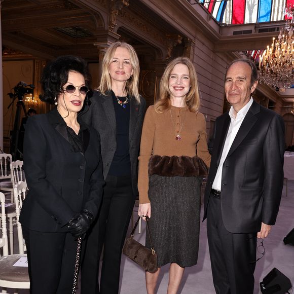 Bianca Jagger, Delphine Arnault, Natalia Vodianova, Xavier Niel - La créatrice S.McCartney est faite Chevalier de la Légion d'honneur par le président français E.Macron au palais de l'Elysée à Paris, le 5 mars 2026, lors de la Fashion Week à Paris. Cette distinction salue son parcours ainsi que son engagement dans l'univers de la création et de la mode.

BFA.com / Backgrid USA / Bestimage