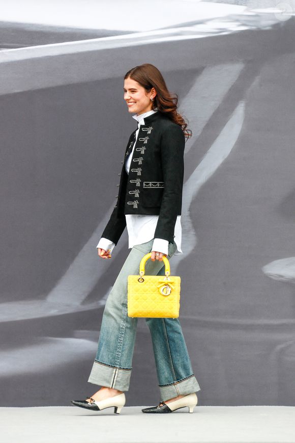 Alison Oliver - Arrivées au défilé DIOR de la mode homme Printemps/Été 2026 dans le cadre de la Fashion Week de Paris à l'Hôtel National des Invalides, Place Vauban, à Paris, France, le 27 juin 2025. © Christophe Clovis/Bestimage