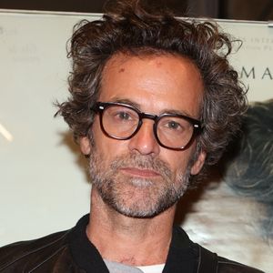 La fibre artistique semble d'ailleurs être une affaire de famille, puisque leur sœur, Caroline Duris, est une pianiste concertiste reconnue.
Exclusif - Romain Duris lors de l'avant-première du film "Fils de Personne" au cinéma UGC Ciné Bordeaux, le 3 juin 2026.
© Jean-Marc Lhomer / Bestimage