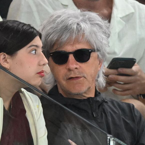Nicola Sirkis et sa fille Théa - Célébrités assistent aux épreuves de gymnastique lors des Jeux Olympiques de Paris2024 (JO) le 5 aout 2024. © Perusseau-Jacovides/Bestimage