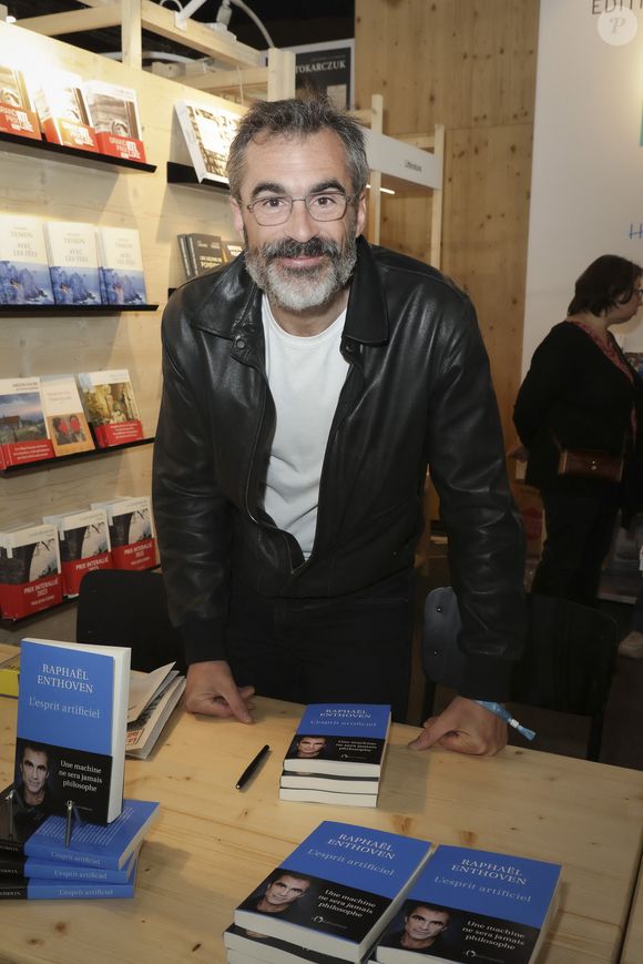 Raphaël Enthoven, lors du Festival du Livre à Paris, France, le 13 avril 2024. © Jack Tribeca / Bestimage