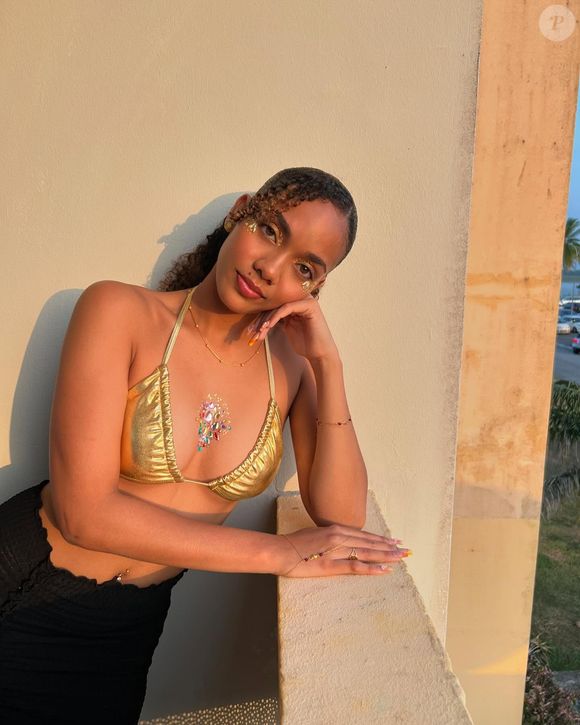 Alicia est engagée dans des associations pour améliorer l’éducation en Guyane.

Alicia Mertosetiko, élue Miss Guyane, Instagram