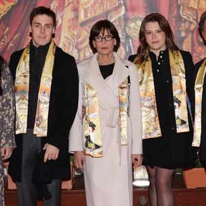 De son côté Camille Gottlieb (née en 1998, fille de Stéphanie et de Jean Raymond Gottlieb) était rayonnante dans une petite robe noire.

La princesse Stéphanie de Monaco, Louis Ducruet et Camille Gottlieb lors de la soirée d'ouverture de la 47ème édition du Festival International du Cirque de Monte-Carlo à Monaco, le 17 janvier 2025. © Jean-Charles Vinaj/Pool Monaco/Bestimage