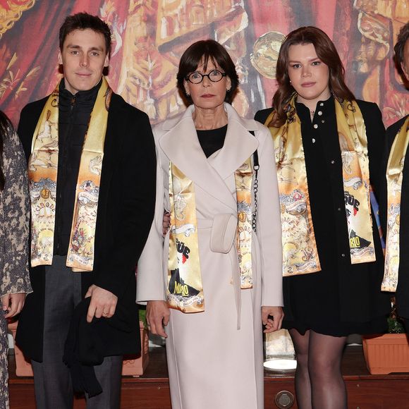De son côté Camille Gottlieb (née en 1998, fille de Stéphanie et de Jean Raymond Gottlieb) était rayonnante dans une petite robe noire.

La princesse Stéphanie de Monaco, Louis Ducruet et Camille Gottlieb lors de la soirée d'ouverture de la 47ème édition du Festival International du Cirque de Monte-Carlo à Monaco, le 17 janvier 2025. © Jean-Charles Vinaj/Pool Monaco/Bestimage