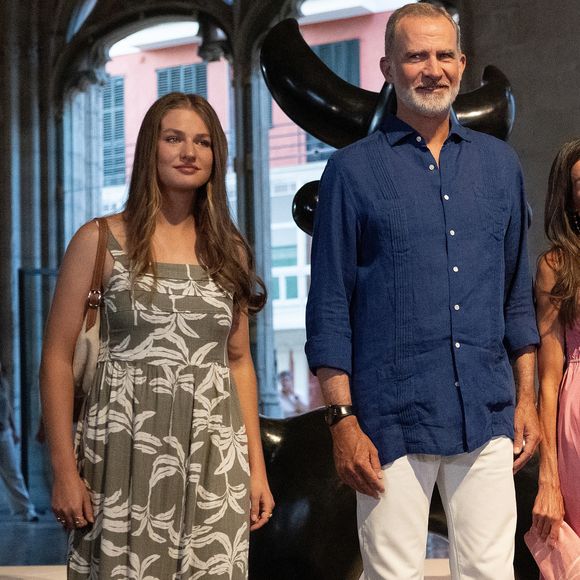 Le roi Felipe VI, la reine Letizia, la princesse héritière Leonor et la princesse Sofia visitent l'exposition "Paysage-Miro" de Joan Miro à La loge de Palma à Majorque, le 5 août 2025. LALO YASKY / BESTIMAGE