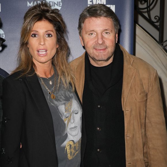 Caroline Ithurbide enceinte et Philippe Lellouche - Générale de la pièce "Cher Evan Hansen" au théâtre de la Madeleine à Paris le 8 octobre 2025. © Coadic Guirec/Bestimage