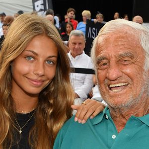 La fille de Jean-Paul Belmondo a pris ses distances avec la bataille autour de l'héritage de son père.

Exclusif - Jean-Paul Belmondo et sa fille Stella au gala de boxe "No Limit Episode IX", le 18 juillet 2019. 

Photo : Bruno Bebert / Bestimage