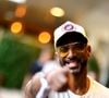 Le rappeur avait déjà marqué les esprits en 2018 dans The Island Célébrités, en refusant de manger des produits d’origine animale.

Stomy Bugsy dans les tribunes lors des Internationaux de France de Tennis de Roland Garros 2026. Paris, le 28 mai 2026. © Jacovides- Moreau / Bestimage