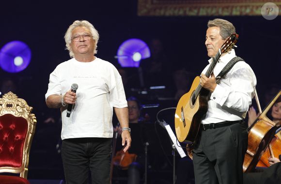 Exclusif - Nicolas Reyes et Chico Bouchikhi - Chico & The Gypsies célèbrent 45 ans de carrière au Palais des Congrès avec un concert symphonique inédit le 24 mai 2025. Portés par 80 musiciens et des invités prestigieux, leurs tubes cultes ont résonné dans une version grandiose, entre rumba, flamenco et symphonie.
© Guirec Coadic / Bestimage