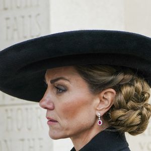 Catherine Kate Middleton, princesse de Galles, assiste à la cérémonie du souvenir de l'Armistice, au National Memorial Arboretum, à Burton-on-Trent, dans l'East Staffordshire le 11 novembre 2025. Photo par Arthur Edwards / Pa Photos / Bestimage