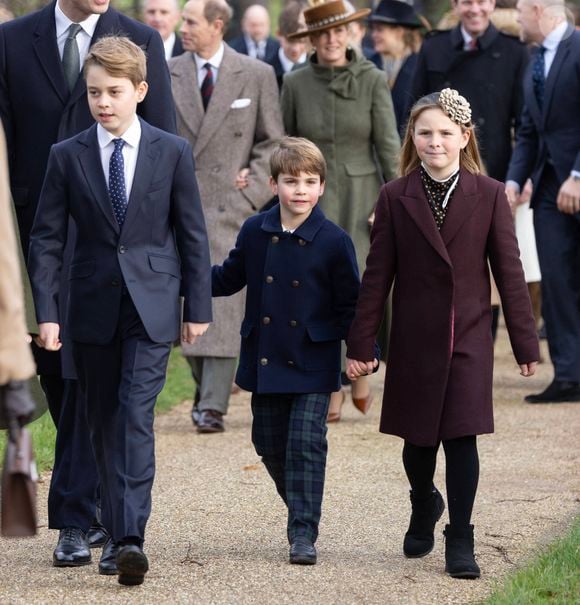 Le prince George de Galles, Le prince Louis de Galles, Mia Tindall - Les membres de la famille royale britannique lors de la messe du matin de Noël en l'église St-Mary Magdalene à Sandringham, le 25 décembre 2023.