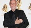 Le principe est simple : sept personnalités doivent résoudre une enquête après qu'un (faux) meurtre se soit produit.
Francis Huster (Molière d'honneur) - 35ème cérémonie des Molières aux Folies Bergère à Paris le 6 mai 2024. © Coadic Guirec / Bestimage