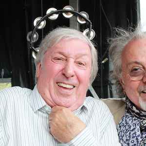 Exclusif - Cookie Dingler et Patrick Hernandez lors du concert La folie des années 80 au Croisic, France, le 20 août 2025. Ambiance garantie, tubes inoubliables et énergie 100% live pour le concert  La Folie des Années 80 2025. © Nöel Carrier/Bestimage