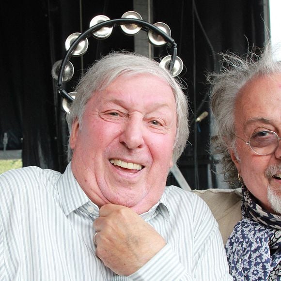 Exclusif - Cookie Dingler et Patrick Hernandez lors du concert La folie des années 80 au Croisic, France, le 20 août 2025. Ambiance garantie, tubes inoubliables et énergie 100% live pour le concert  La Folie des Années 80 2025. © Nöel Carrier/Bestimage