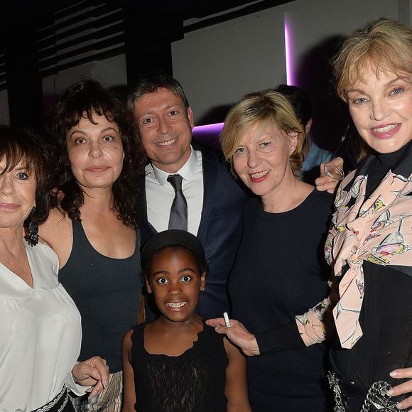 Exclusif - Danièle Evenou, Isabelle Mergault et sa fille Maya, Jacques Sanchez, Chantal Ladesou et Arielle Dombasle - Anniversaire de Jacques Sanchez au restaurant Nolita à Paris le 29 mai 2016. © Veeren/Bestimage