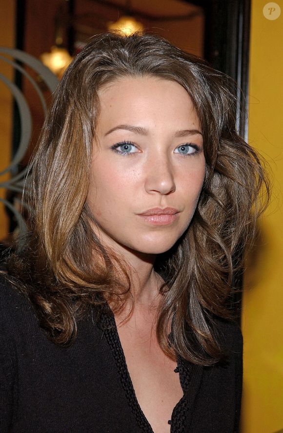 Ils tombent fous amoureux et deviennent parents de leur fille Laura en 1983. 

Laura Smet à New York, le vendredi 18 mars 2005.
