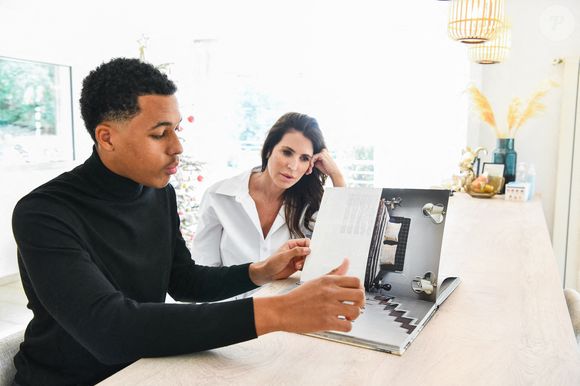 Exclusif - Sandrine Diouf et son fils Isaac posent dans leur maison à Marseille, France, le 16 janvier 2021. © Jean-René Santini/Bestimage