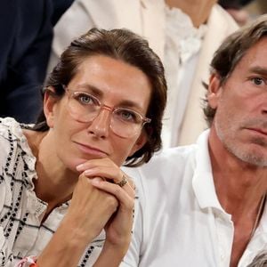 Anne-Claire Coudray et son compagnon Nicolas Vix en tribune (jour 13) lors des Internationaux de France de Tennis de Roland Garros 2022 à Paris, France, le 3 juin 2022. © Dominique Jacovides/Bestimage